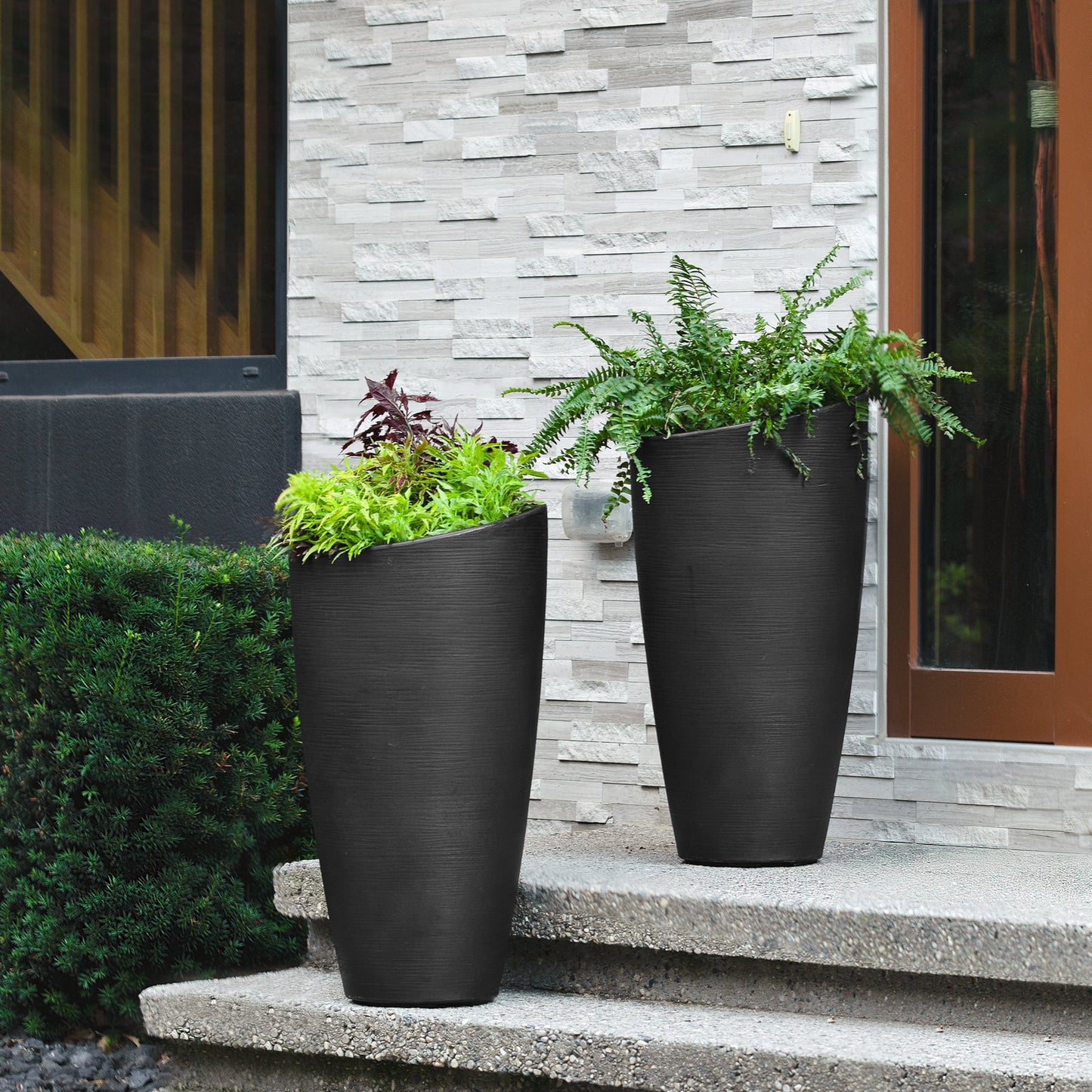 Modesto 32in Tall Planter